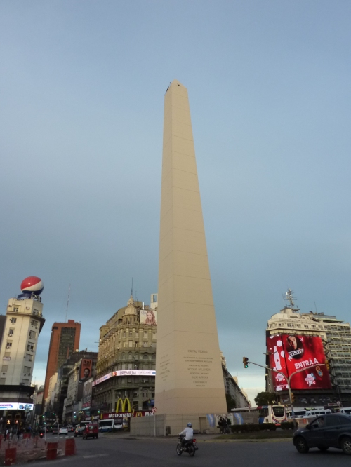 Obelisco at Plaza de la Republica